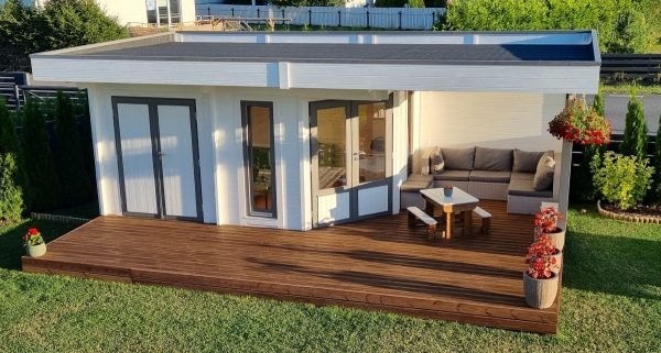 pool-house-boi-kit-monte-paulag-600x321 Chalet de jardin avec auvent « Paula » 12.5m² | 44mm – Image 1