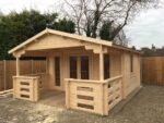 Bungalow bois avec auvent et terrasse « Henry » | 6 x 4 m – Image 2